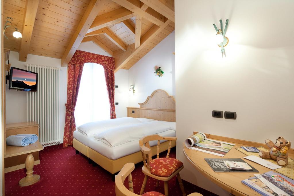 Hotel Garni Laura 아라바 객실 사진