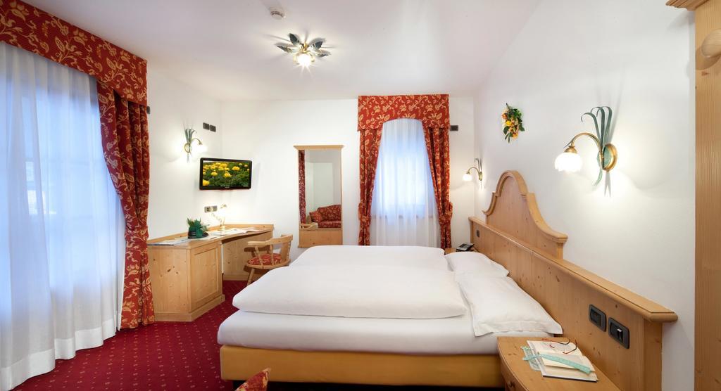 Hotel Garni Laura 아라바 객실 사진