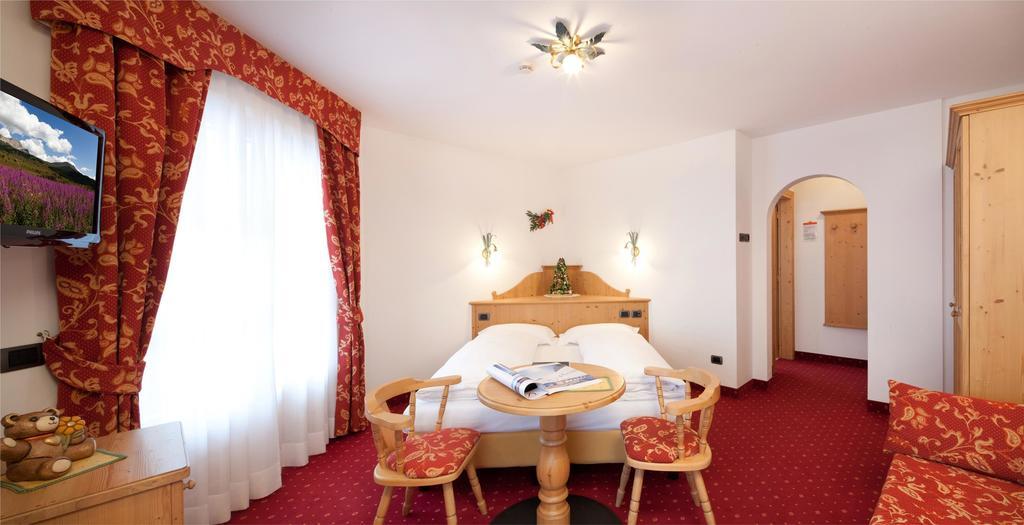 Hotel Garni Laura 아라바 객실 사진