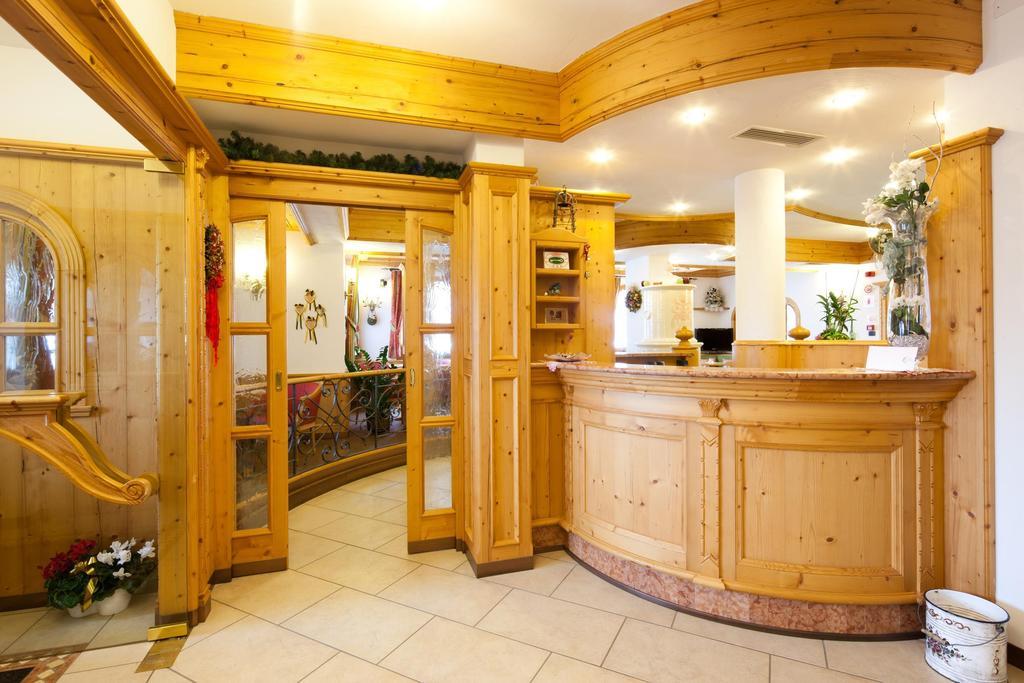 Hotel Garni Laura 아라바 외부 사진