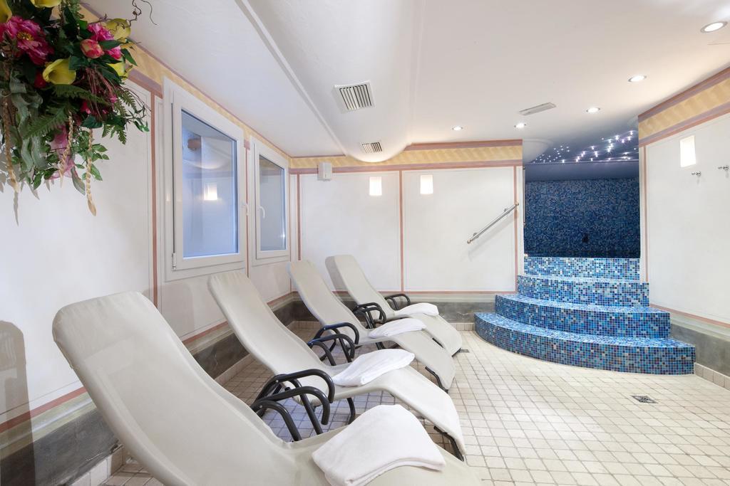 Hotel Garni Laura 아라바 외부 사진
